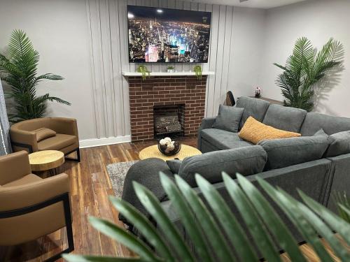 Winston - Salem Casa | Unique 3Bd 2Ba GAME ROOM mins to Downtown