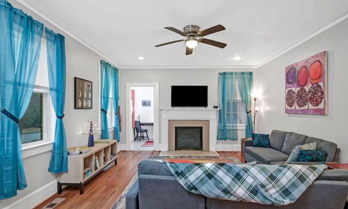 Eau Claire Casa | Unique 3BR | Sleeps 6 | Close to Everything!