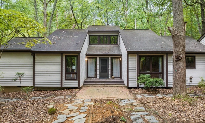 Chapel Hill Casa | Unique and private home in Chapel Hill