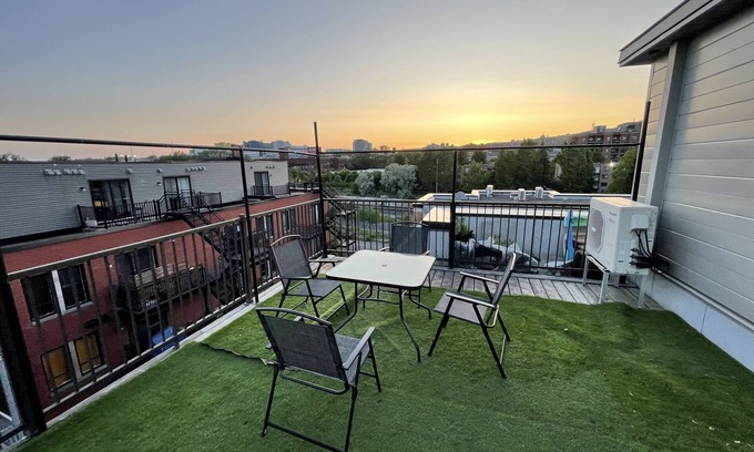 Saint Henri Apartamento | Unique Appartment With Mezzanine