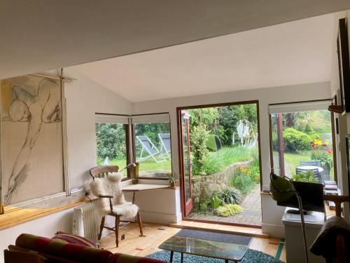 Pewsey Apartamento | Unique Artists studio with a private garden.