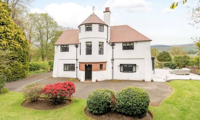 Auchterarder Casa | Unique Arts & Crafts Home in Auchterarder