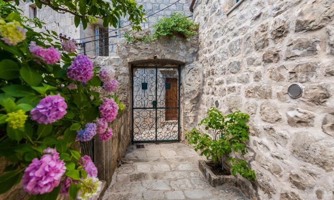 Cavtat Old Town Apartamento | Unique Cavtat Center Apartment