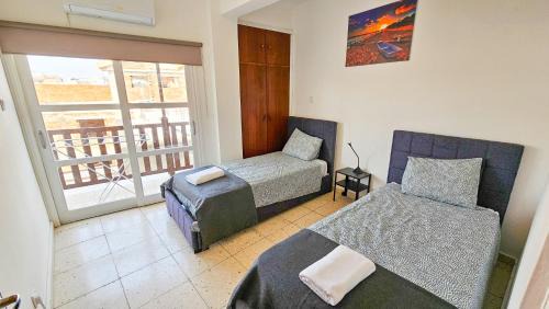 Larnaca City Centre Apartamento | Unique City Center Rooms, 150m from Chabad Lubavitch