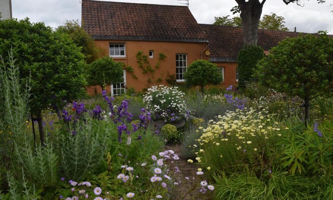 Inveresk Casa | Unique cosy cottage with stunning gardens