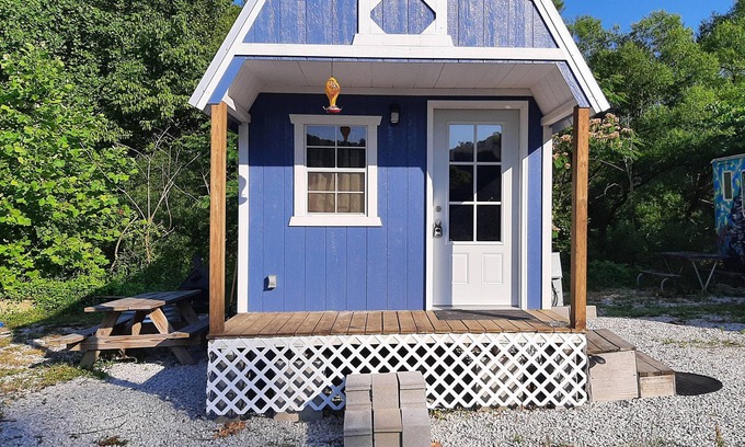 Slade Cabaña | Unique, Cozy Stay near Red River Gorge