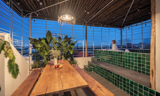 Hai Ba Trung Hotel | UNIQUE Creative - Wooden Design - Rooftop Jacuzzi