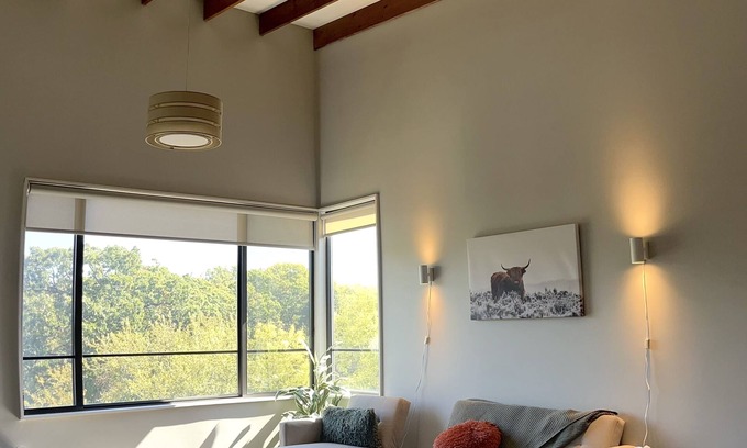 Hanover Place Apartamento | Unique Downtown Condo 2 bed 2 bath