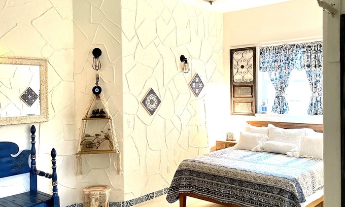 Pinellas Park Cama Y Desayuno | Unique Experience at Neems Paradise❣️