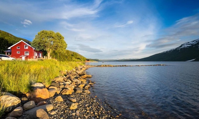 Laukeng Cabaña | Unique fjord house in Malsnes - with private beach and genuine Norwegian charm