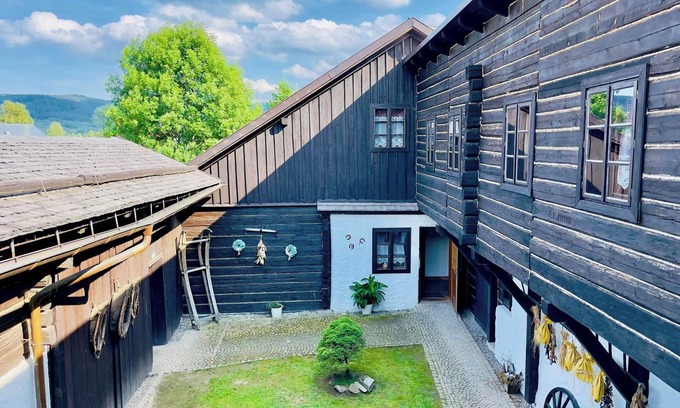 Volary Cabina | Unique guesthouse in the historic Alpenhaus