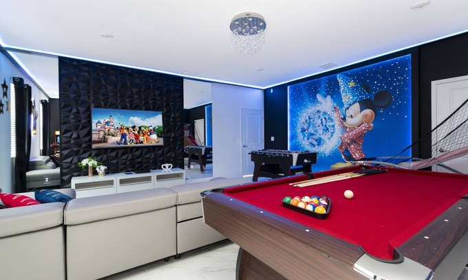 Davenport Casa | Unique High-end Luxury 8BR Villa- Pool w/ Privacy, High Speed WiFi, Game Room -Champions Gate 9312SH