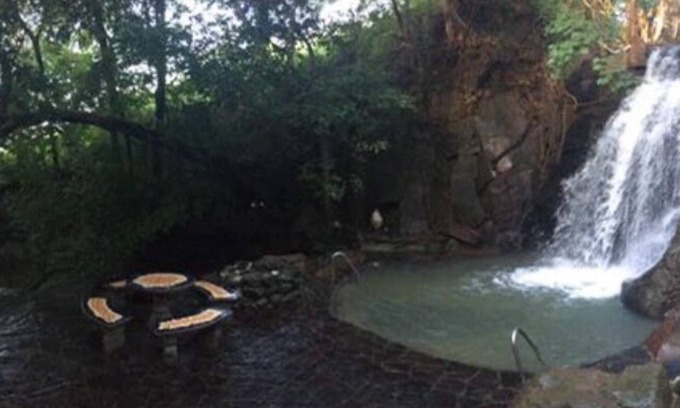 El Palmar Casa | Complejo de casas únicas dentro de una cascada tropical dentro de Hacienda Llano Grande