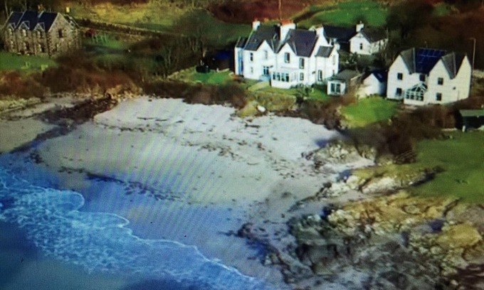 Laphroaig Casa | Unique house in an idyllic situation on a beach