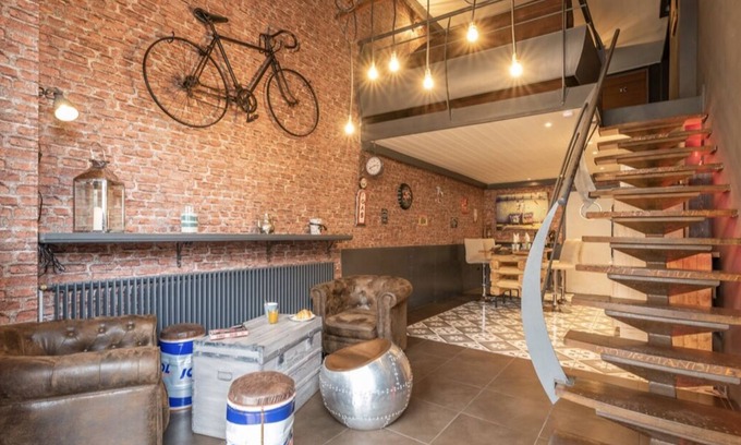 Le Puy-en-Velay Apartamento | Unique industrial loft in city center 130m2, 3 bedrooms, ideal for a family