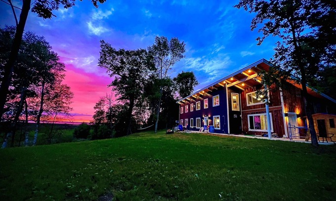 Ottertail Cabina | Unique Lake Cabin- Hot Tub, Sauna, Massage Chair, Ice Baths - SPA