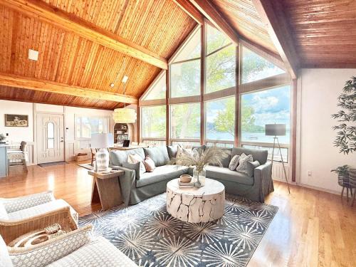 Mooresville Casa | Unique LKN Waterfront Home with Dock
