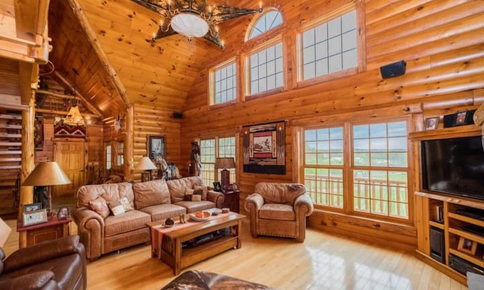 Johnsonville Cabina | Unique Log Cabin, Riverfront, minutes to Saratoga