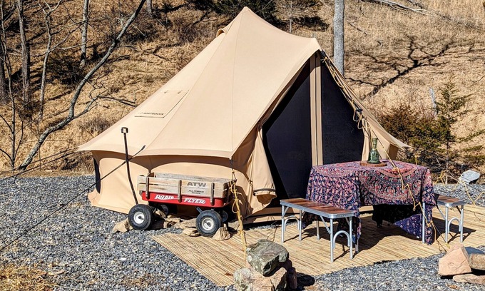 Seneca Rocks Alquiler De RV | Unique, luxurious, & comfy yurts with world-class views of Seneca Rocks!