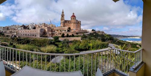 Mellieħa Heights Apartamento | Unique Mellieha views, Sea Breeze