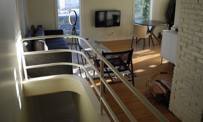 Portland Heights Apartamento | Unique, modern 2-level 1BR+Office or 2BR, w/fireplace, mtn views, near downtown