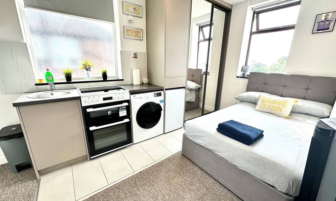 West Hendon Apartamento | Unique Modern, Private Apartment, 15 Mins To Central London