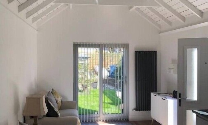 March Casa | Unique one bed contemporary bungalow town centre