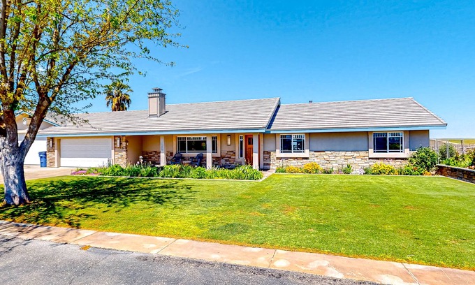 Paso Robles Casa | Unique Paso Robles home with panoramic views & enclosed yard - dog-friendly