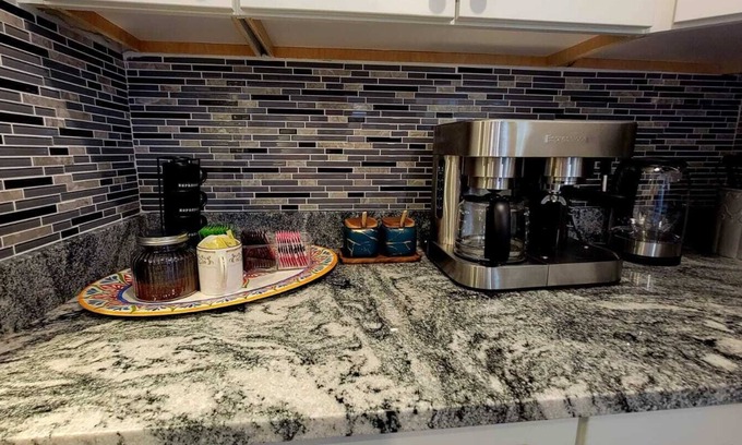 West Roxbury Apartamento | Unique & Peaceful Boston Home (Free Parking)