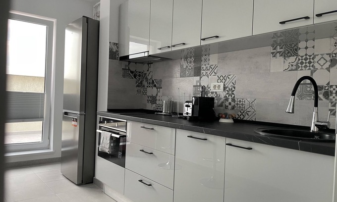 Militari Condominio | Unique Penthouse Lakeview W19