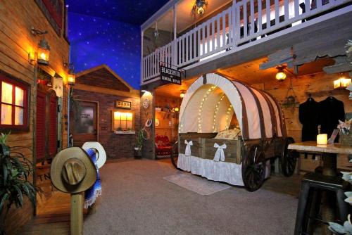 Villa Rica Casa | Unique Romantic Getaway near Atlanta, Georgia