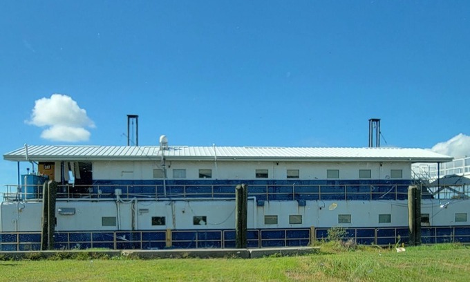 Venice Alquiler De Eote | Unique Salty Marsh Floatel Houseboat Cypress Cove Marina All Inclusive Rare New