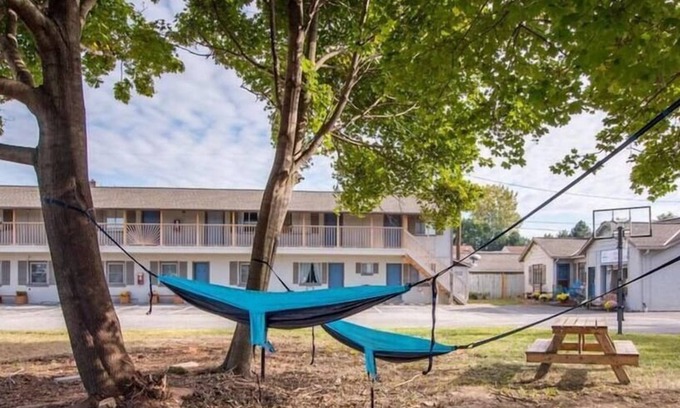 Sandusky Cabina | Unique Sandusky Retreat: Sleeps up to 66 -Ideal for large groups
