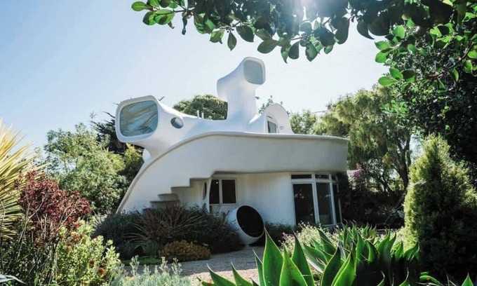 La Selva Beach Casa | Unique Sculptured House with Private Beach Access