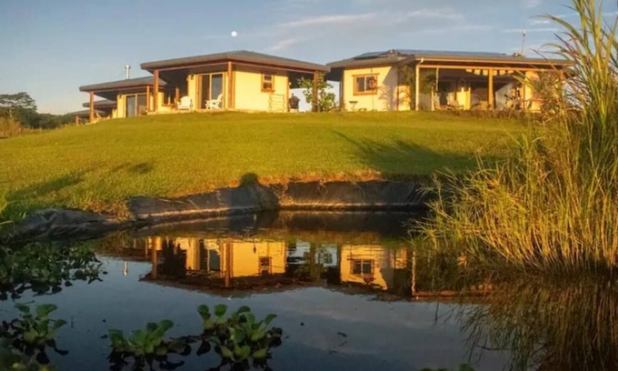 Hilo Casa | Exclusiva Villa Ecologica autosuficiente con vista al mar a 15 minutos de Hilo