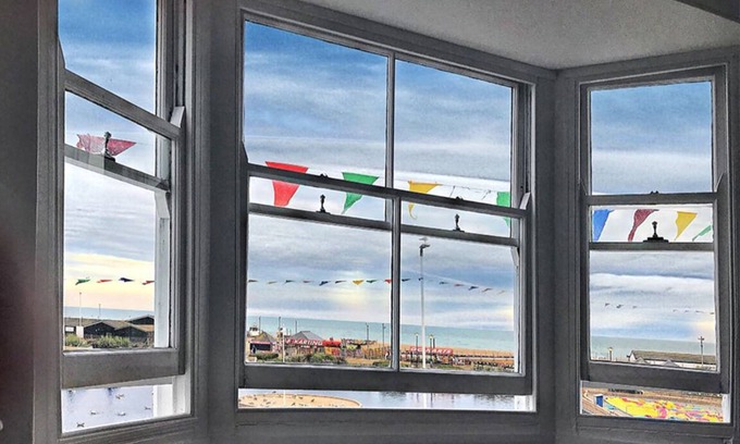 Old Town Hastings Casa | Exclusiva cabaña de contrabandistas con perfecta vista al mar y ubicación en el casco antiguo