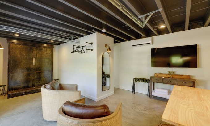 Loveland Apartamento | Unique Studio on Obanyon Creek in Dtwn Loveland!