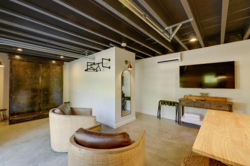 Loveland Apartamento | Unique Studio on Obanyon Creek in Dtwn Loveland!