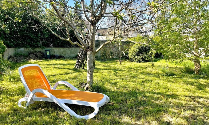 Locmiquelic Villa | Casa T5 atípica renovada PMR – Centro de Locmiquélic – Clasificada 2*