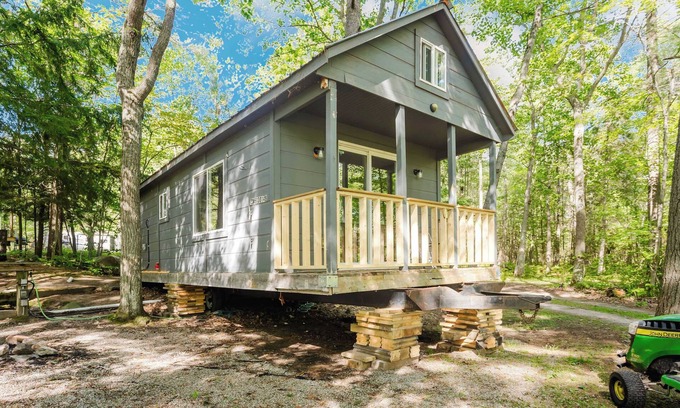 Carling Cabina | Unique Tiny House in Georgian Bay Sand Bay