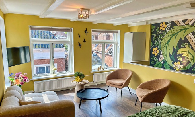 Dokkum Apartamento | Unique town house in Dokkum close to Wadden Sea