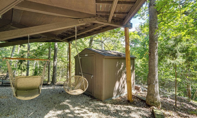 Village of Four Seasons Cabaña | Unique Treehouse Hideaway Near Lake of the Ozarks