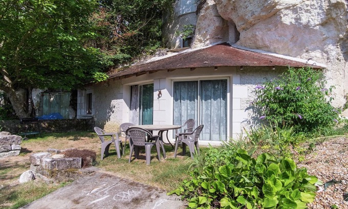 Faverolles Casa | Casa troglodita única en el Valle