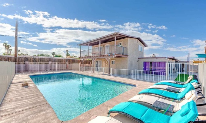 Paradise Casa | UNIQUE VACATION VILLA ON 30K SQ LOT WITH INDOOR HOT TUB SPA