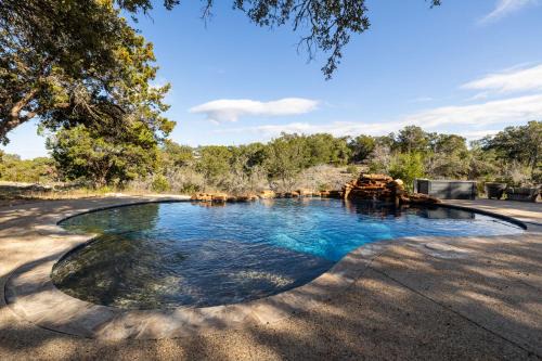 Dripping Springs Casa | Unique Victorian Estate Pets Welcome Pool BBQ Picnic Privacy