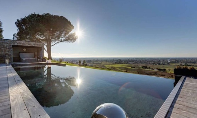 Cadillac Casa | Unique view !