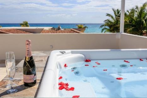 Área de Playacar Fase I Casa | Unique villa in Playacar- block from the beach