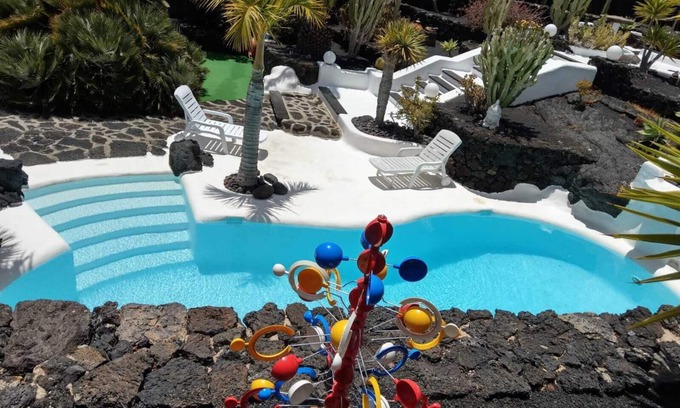 Tahiche Villa | Unique Villa With Tropical Garden & Swimming Pool