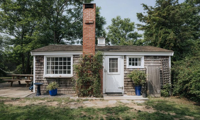 North Truro Cabaña | Exclusiva cabaña de artista frente al mar con chimenea, patio, hamaca - 5 plazas