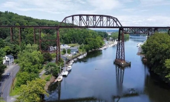 Connelly Apartamento | Unique Waterfront Loft: Rondout Creek Kingston, NY